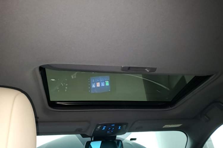 Used Toyota SIENNA 2021 2.5L Hybrid Luxury Edition Headliner