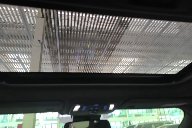 Used Toyota SIENNA 2021 2.5L Hybrid Luxury Edition Headliner