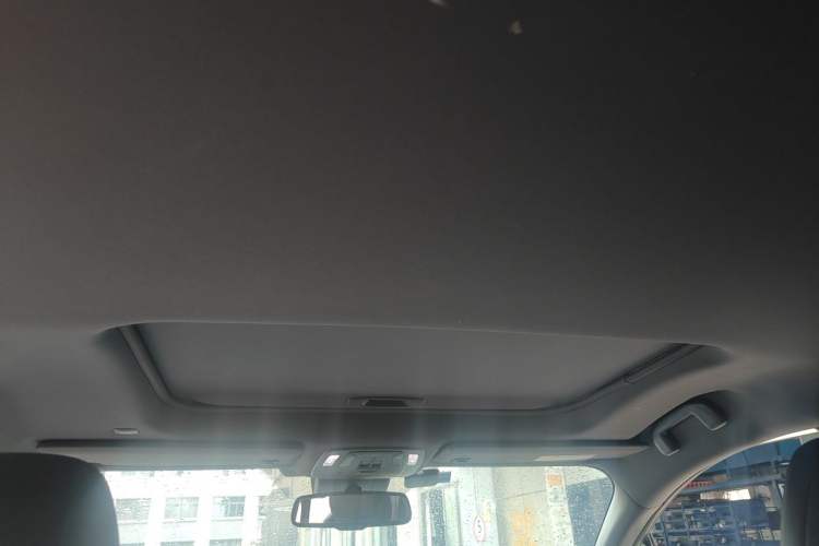 Used Toyota SIENNA 2021 2.5L Hybrid Luxury Edition Headliner