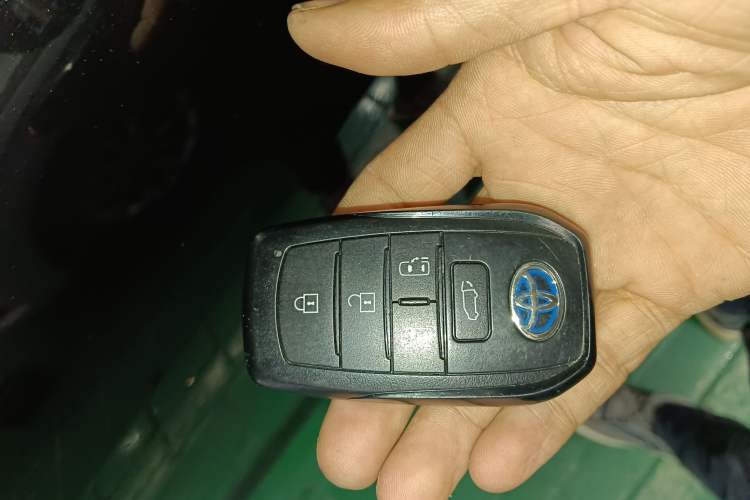 Used Toyota SIENNA 2021 2.5L Hybrid Platinum Edition Interior 1