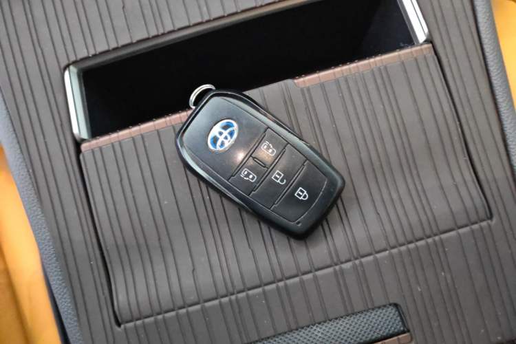 Used Toyota SIENNA 2021 2.5L Hybrid Comfort Edition Interior 1