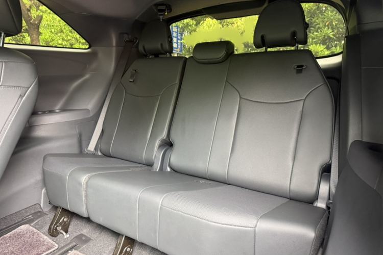 Used Toyota SIENNA 2021 2.5L Hybrid Premium Edition Interior 1
