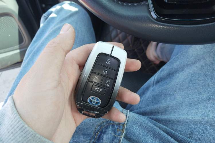 Used Toyota SIENNA 2021 2.5L Hybrid Premium Edition Interior 1