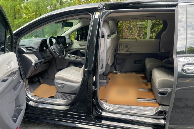 Used Toyota SIENNA 2021 2.5L Hybrid Comfort Edition Interior 10