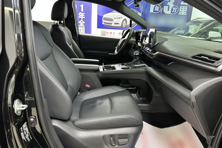 Used Toyota SIENNA 2021 2.5L Hybrid Premium Edition Interior 10