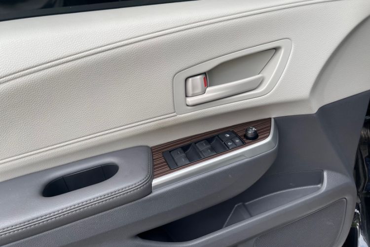 Used Toyota SIENNA 2021 2.5L Hybrid Comfort Edition Interior 12