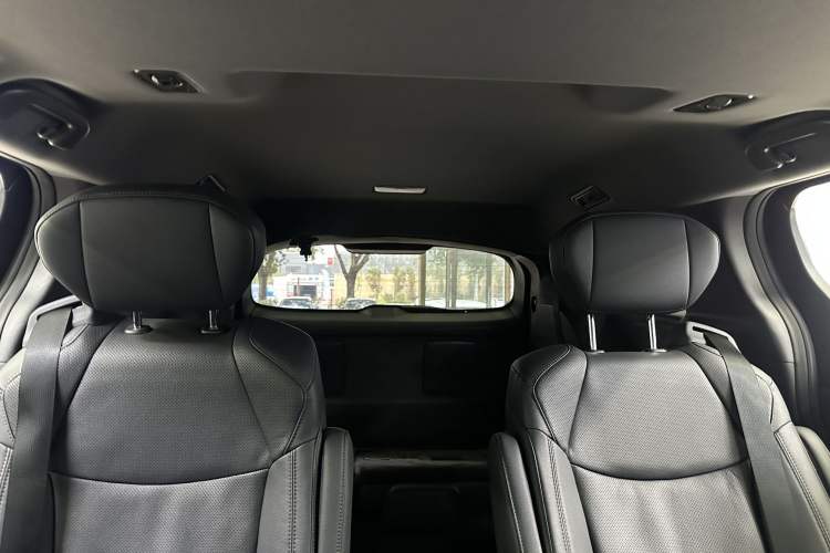 Used Toyota SIENNA 2021 2.5L Hybrid Premium Edition Interior 12