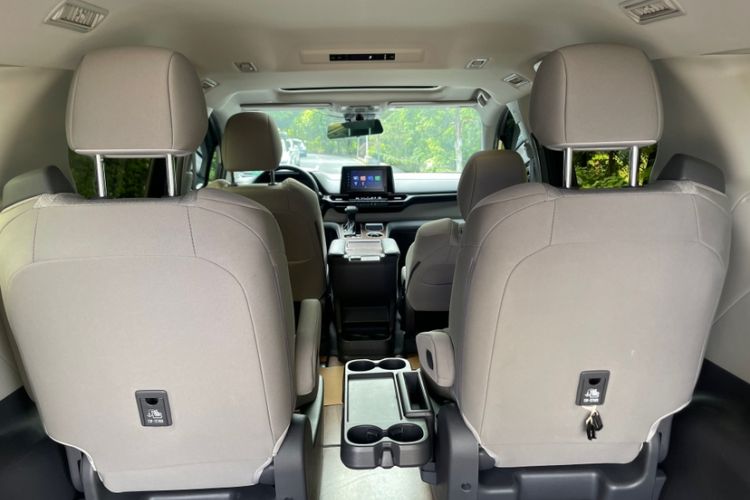 Used Toyota SIENNA 2021 2.5L Hybrid Comfort Edition Interior 13