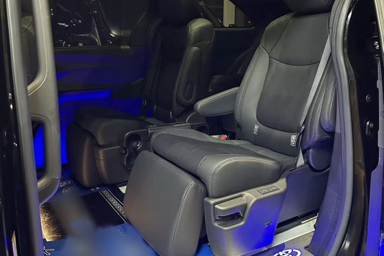 Used Toyota SIENNA 2021 2.5L Hybrid Ultimate Edition Interior 2