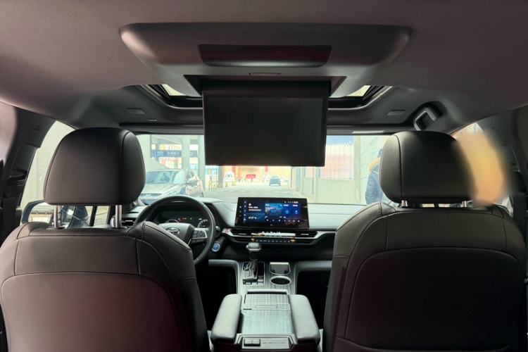 Used Toyota SIENNA 2021 2.5L Hybrid Platinum Edition Interior 2