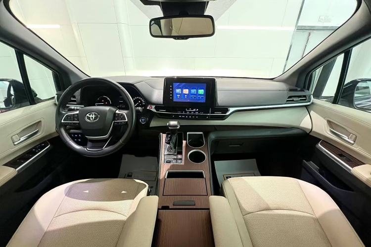 Used Toyota SIENNA 2021 2.5L Hybrid Luxury Edition Interior 3