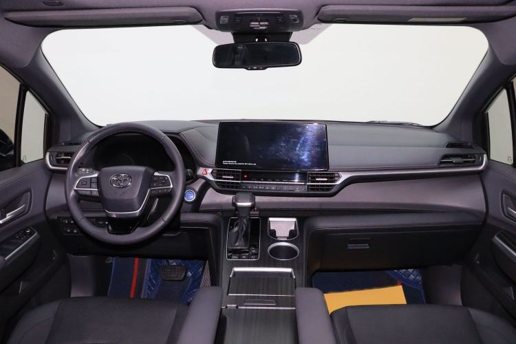 Used Toyota SIENNA 2021 2.5L Hybrid Premium Edition Interior 3