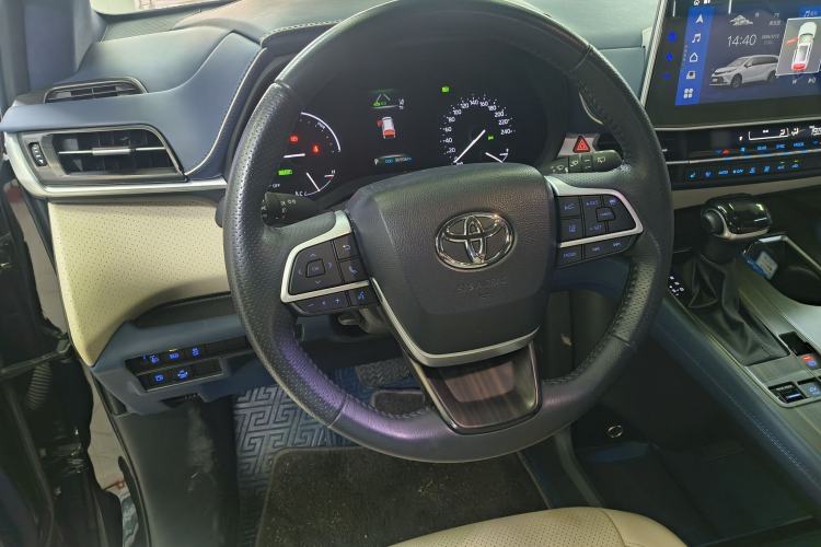 Used Toyota SIENNA 2021 2.5L Hybrid Luxury Edition Interior 3