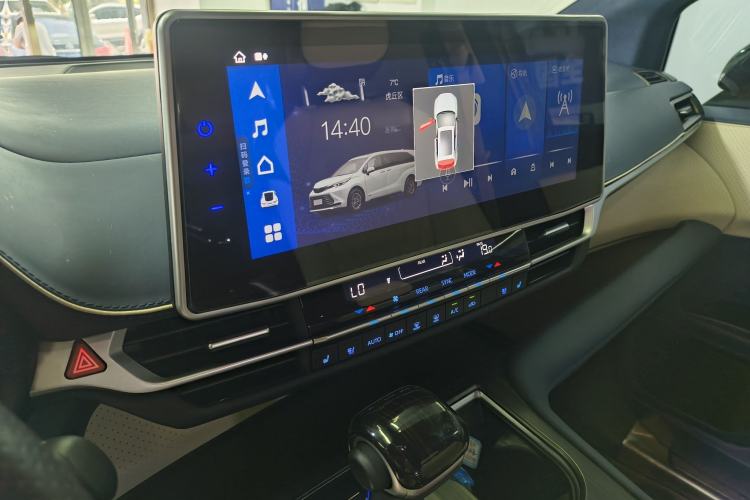 Used Toyota SIENNA 2021 2.5L Hybrid Luxury Edition Interior 4