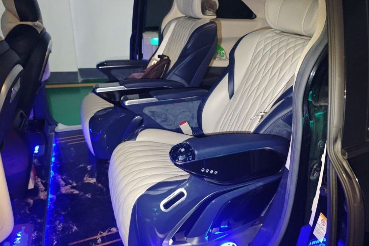 Used Toyota SIENNA 2021 2.5L Hybrid Luxury Edition Interior 4