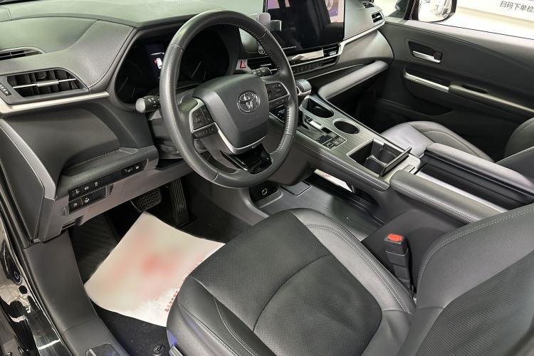 Used Toyota SIENNA 2021 2.5L Hybrid Premium Edition Interior 5