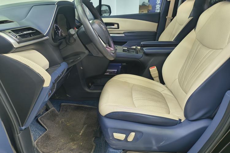 Used Toyota SIENNA 2021 2.5L Hybrid Luxury Edition Interior 6