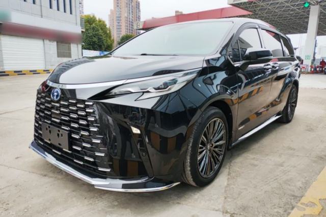 Used Toyota SIENNA 2021 2.5L Hybrid Premium Edition
