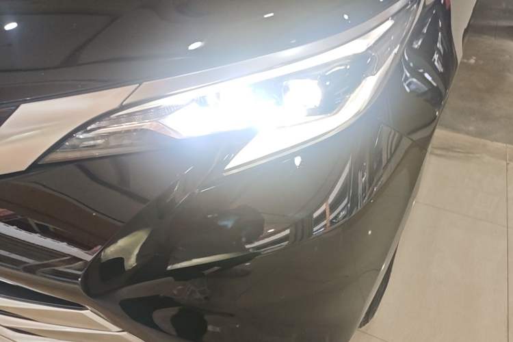 Used Toyota SIENNA 2021 2.5L Hybrid Platinum Edition Left Front Headlight