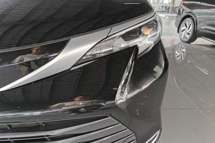 Used Toyota SIENNA 2021 2.5L Hybrid Luxury Edition Left Front Headlight