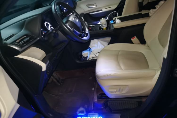 Used Toyota SIENNA 2021 2.5L Hybrid Premium Edition Left Front Seat