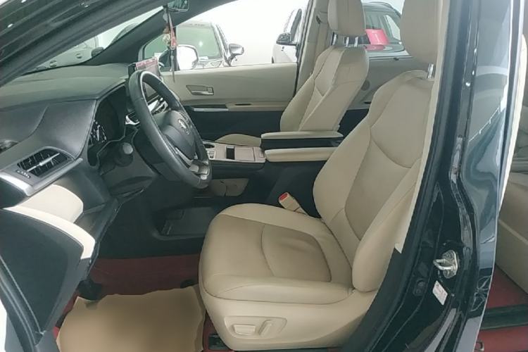 Used Toyota SIENNA 2021 2.5L Hybrid Luxury Edition Left Front Seat