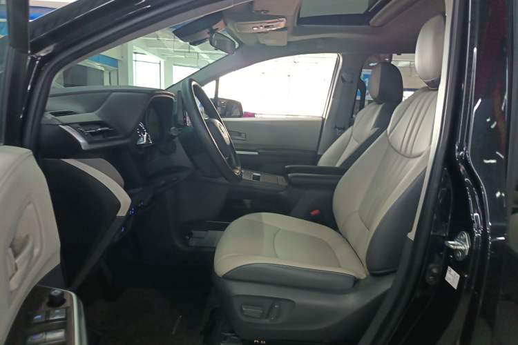 Used Toyota SIENNA 2021 2.5L Hybrid Comfort Edition Left Front Seat
