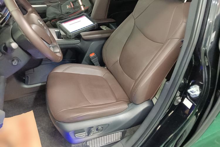 Used Toyota SIENNA 2021 2.5L Hybrid Platinum Edition Left Front Seat