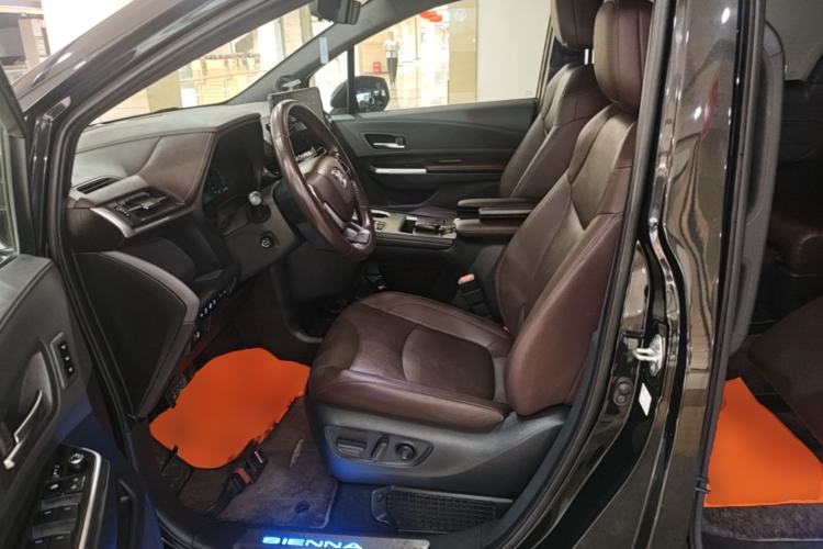 Used Toyota SIENNA 2021 2.5L Hybrid Platinum Edition Left Front Seat
