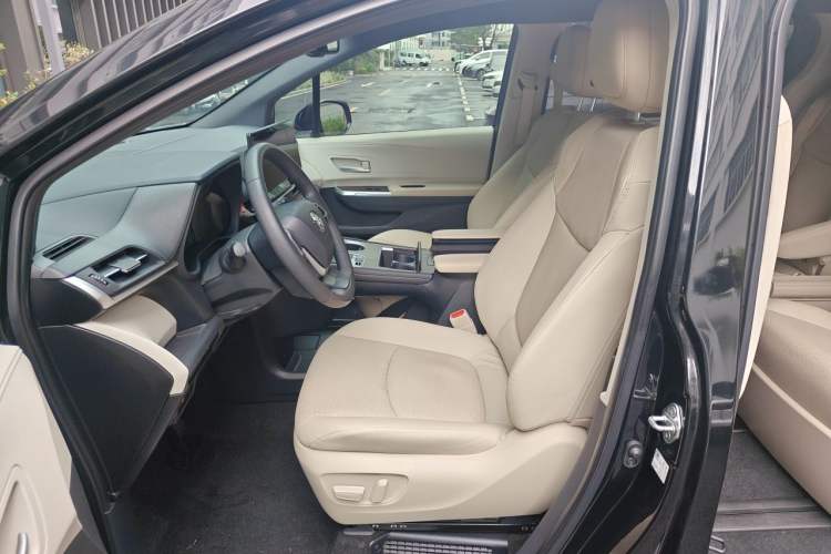 Used Toyota SIENNA 2021 2.5L Hybrid Luxury Edition Left Front Seat