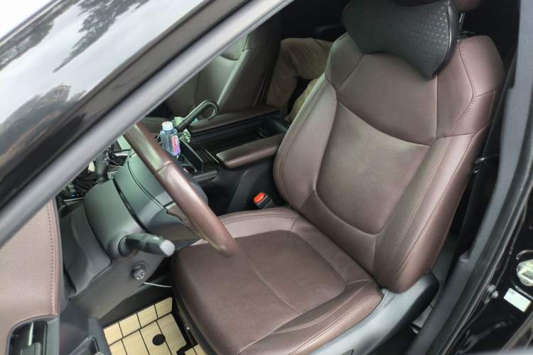 Used Toyota SIENNA 2021 2.5L Hybrid Platinum Edition Left Front Seat