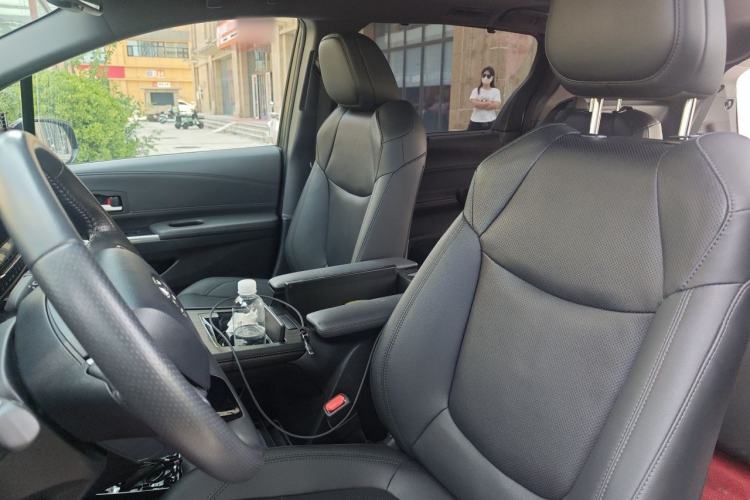 Used Toyota SIENNA 2021 2.5L Hybrid Premium Edition Left Front Seat