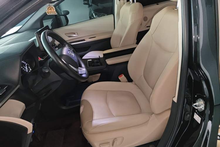 Used Toyota SIENNA 2021 2.5L Hybrid Luxury Edition Left Front Seat