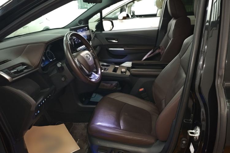 Used Toyota SIENNA 2021 2.5L Hybrid Platinum Edition Left Front Seat