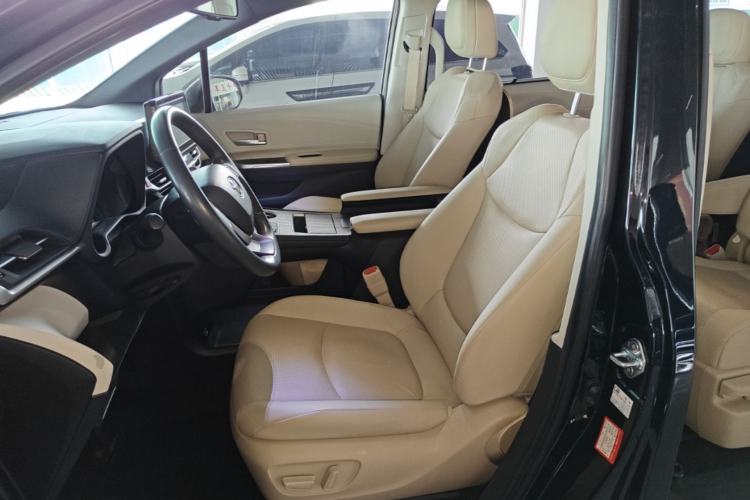 Used Toyota SIENNA 2021 2.5L Hybrid Luxury Edition Left Front Seat