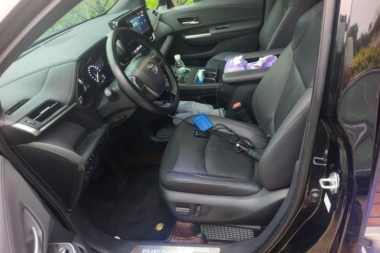 Used Toyota SIENNA 2021 2.5L Hybrid Premium Edition Left Front Seat