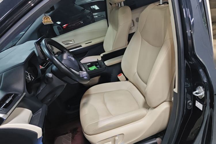 Used Toyota SIENNA 2021 2.5L Hybrid Luxury Edition Left Front Seat