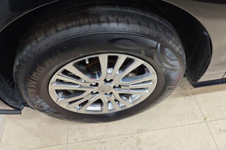 Used Toyota SIENNA 2021 2.5L Hybrid Comfort Edition Left Front Wheel Hub