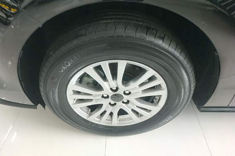 Used Toyota SIENNA 2021 2.5L Hybrid Luxury Edition Left Front Wheel Hub