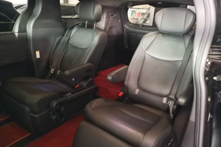 Used Toyota SIENNA 2021 2.5L Hybrid Premium Edition Left Rear Seat