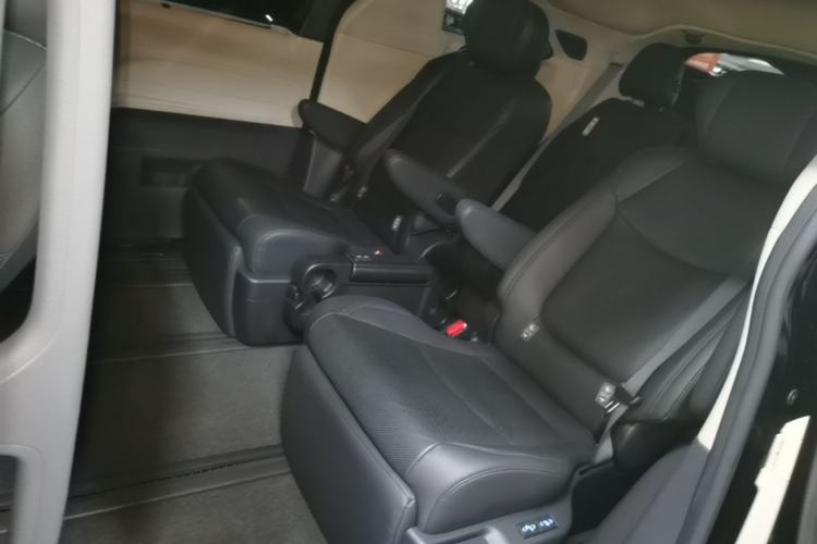 Used Toyota SIENNA 2021 2.5L Hybrid Premium Edition Left Rear Seat