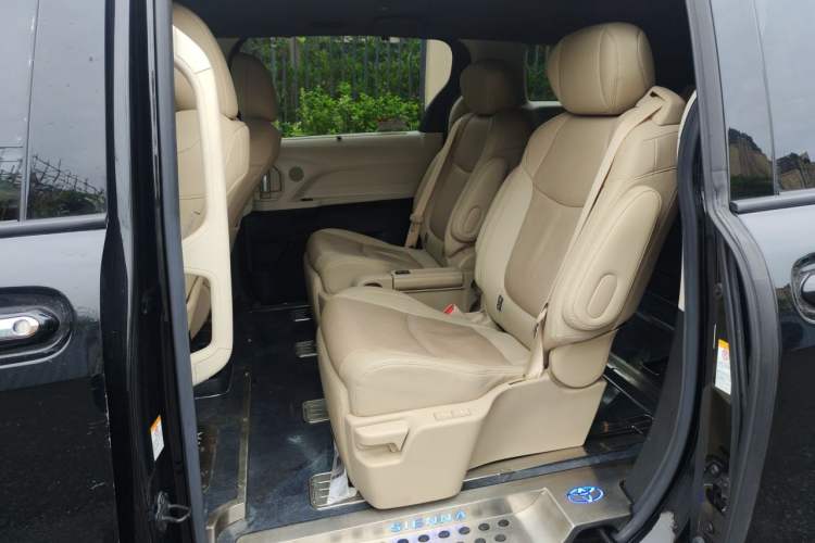 Used Toyota SIENNA 2021 2.5L Hybrid Ultimate Edition Left Rear Seat