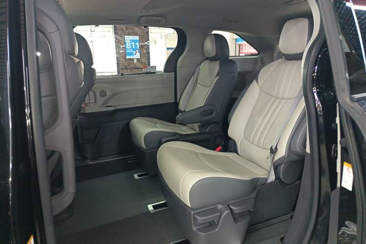 Used Toyota SIENNA 2021 2.5L Hybrid Comfort Edition Left Rear Seat