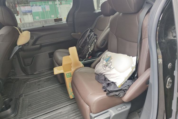 Used Toyota SIENNA 2021 2.5L Hybrid Platinum Edition Left Rear Seat