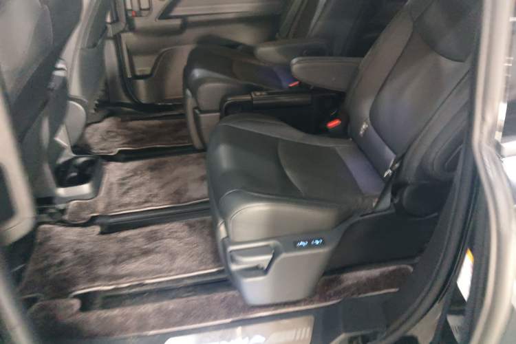 Used Toyota SIENNA 2021 2.5L Hybrid Premium Edition Left Rear Seat