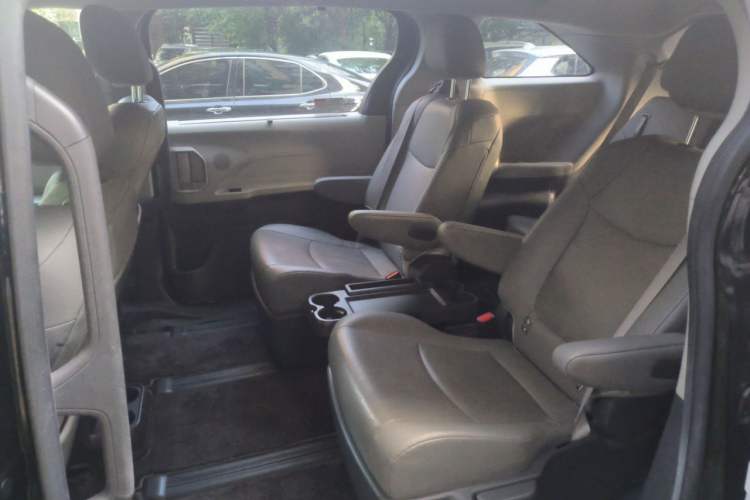 Used Toyota SIENNA 2021 2.5L Hybrid Premium Edition Left Rear Seat