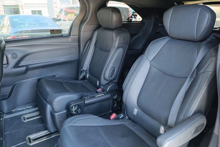 Used Toyota SIENNA 2021 2.5L Hybrid Premium Edition Left Rear Seat
