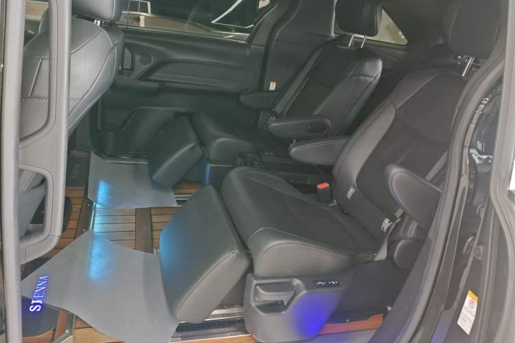 Used Toyota SIENNA 2021 2.5L Hybrid Ultimate Edition Left Rear Seat