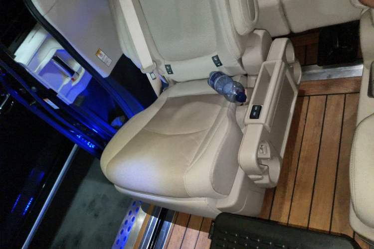 Used Toyota SIENNA 2021 2.5L Hybrid Ultimate Edition Left Rear Seat
