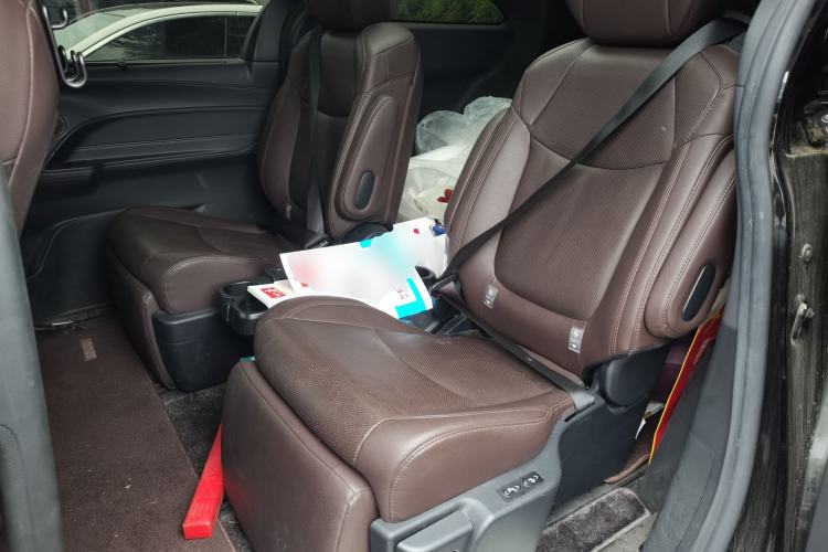 Used Toyota SIENNA 2021 2.5L Hybrid Platinum Edition Left Rear Seat